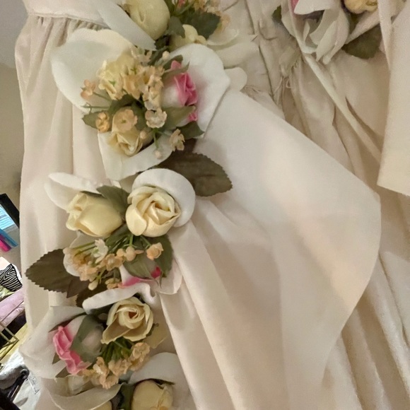 Wedding dress - Picture 14 of 16